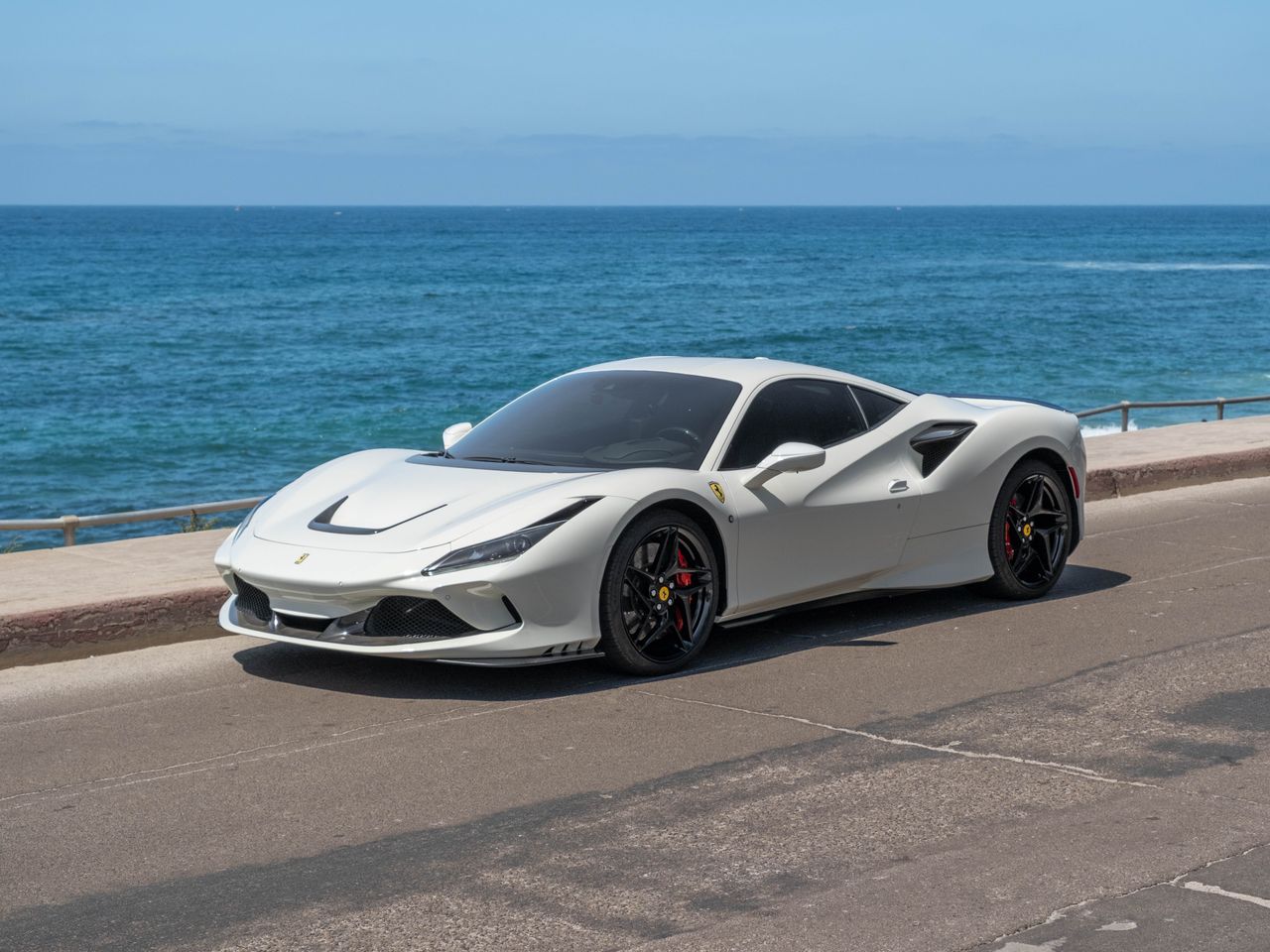 Bianco Avus 2020 Ferrari F8 Tributo RWD Coupe Rear-Wheel Drive 7-Speed Automatic
