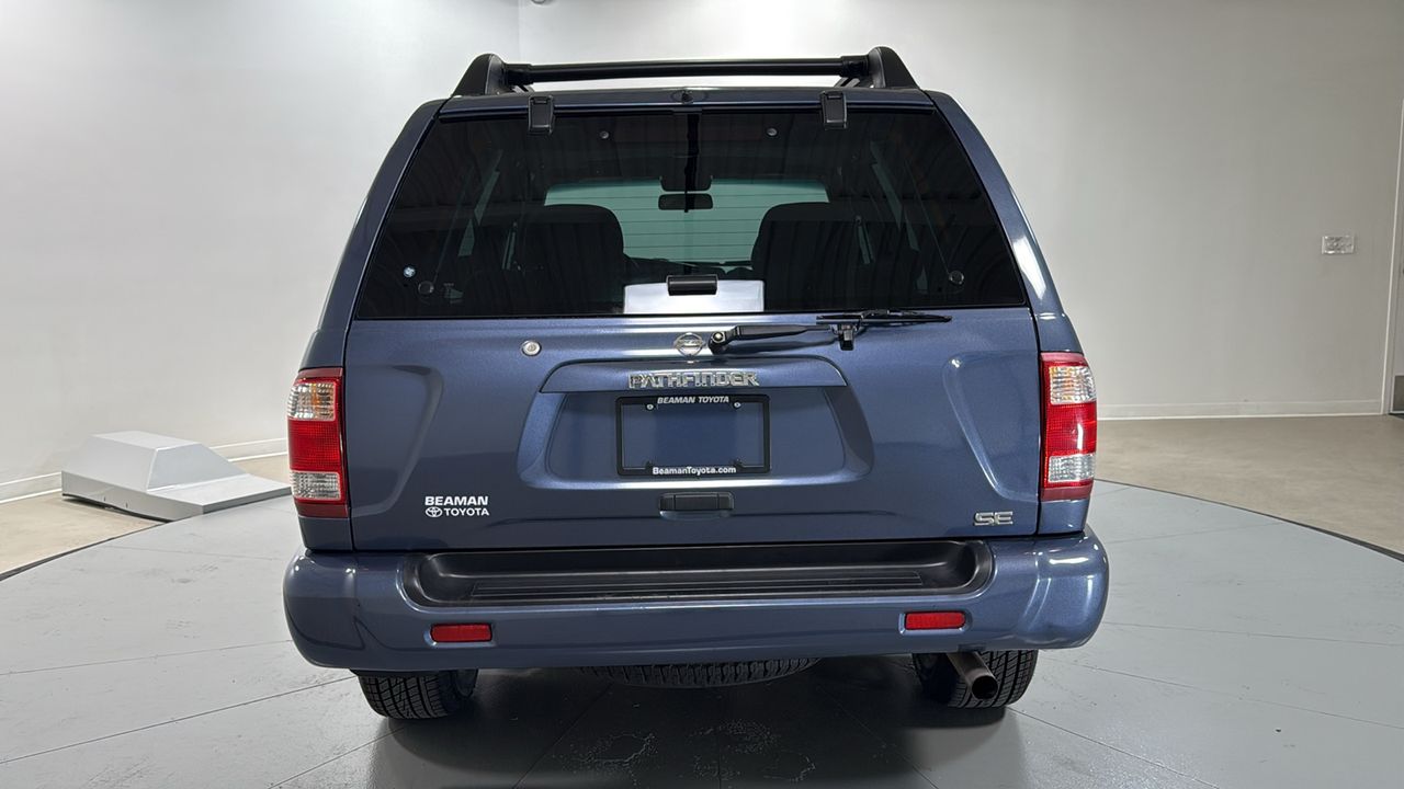 Used 2002 Blue Nissan SE image 4