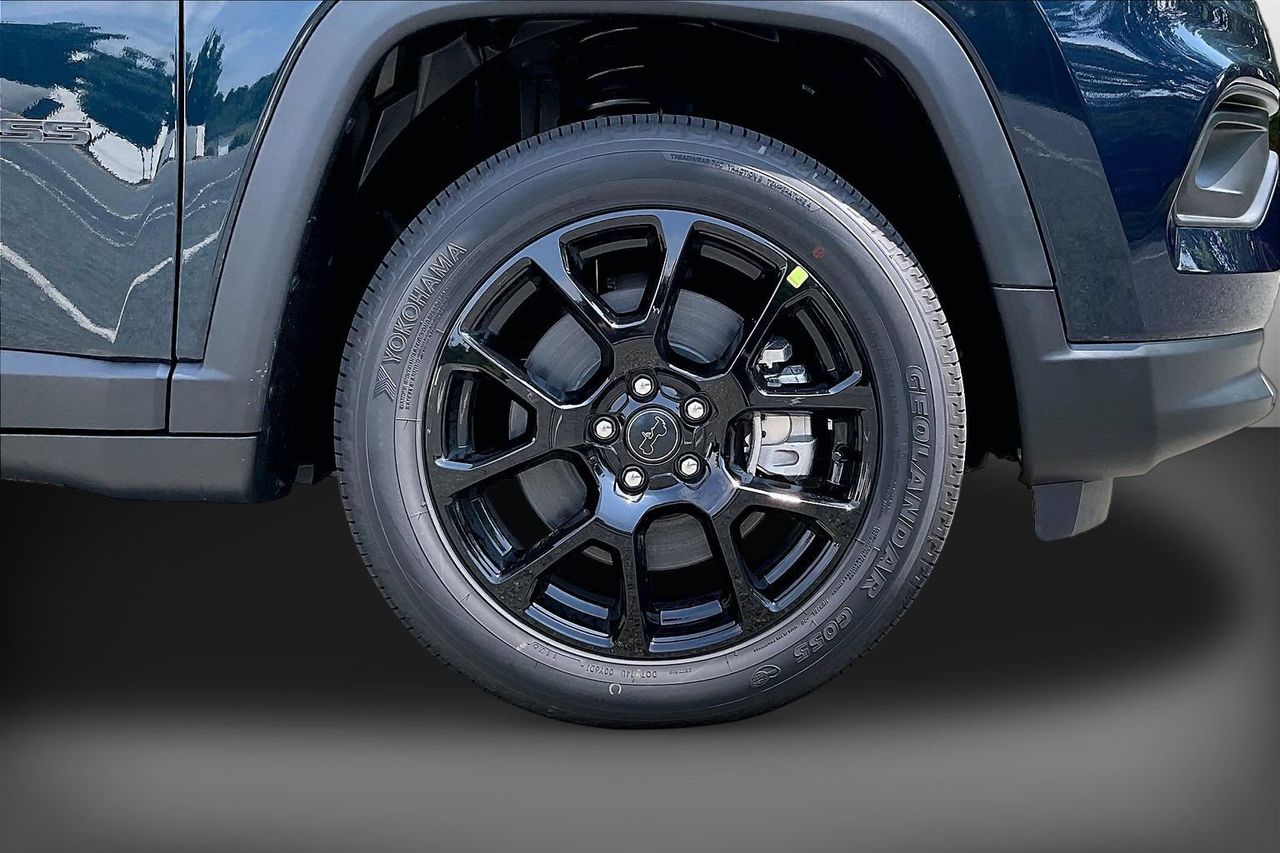 New 2026 Blue Jeep Latitude image 27