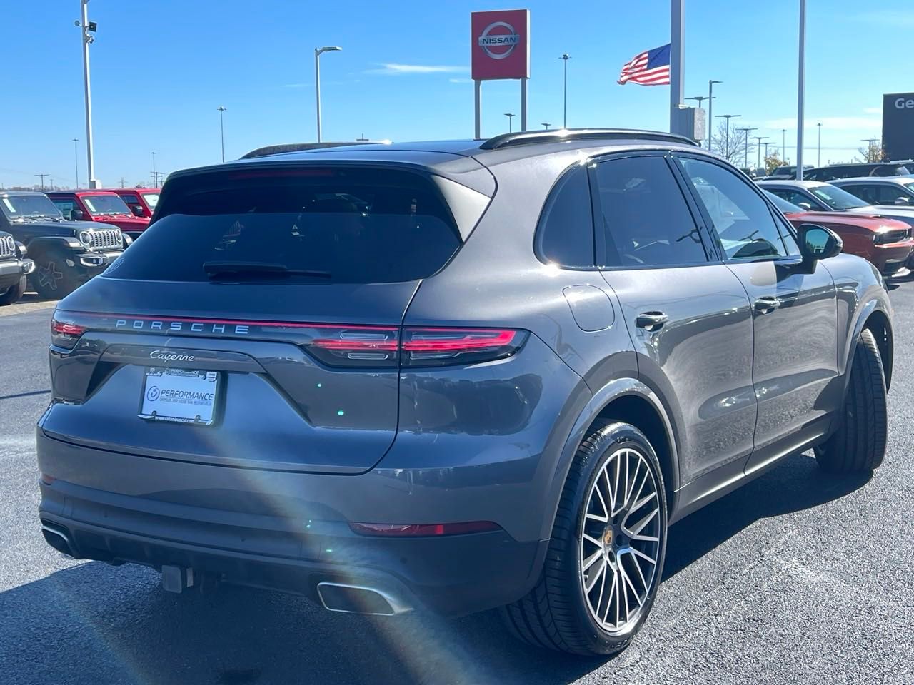 2022 Porsche Cayenne Base 3