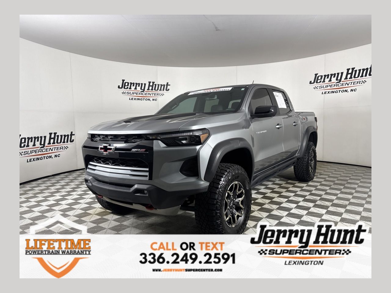 Sterling Gray Metallic 2024 Chevrolet Colorado Pickup Truck Four-Wheel Drive 8-Speed Automatic