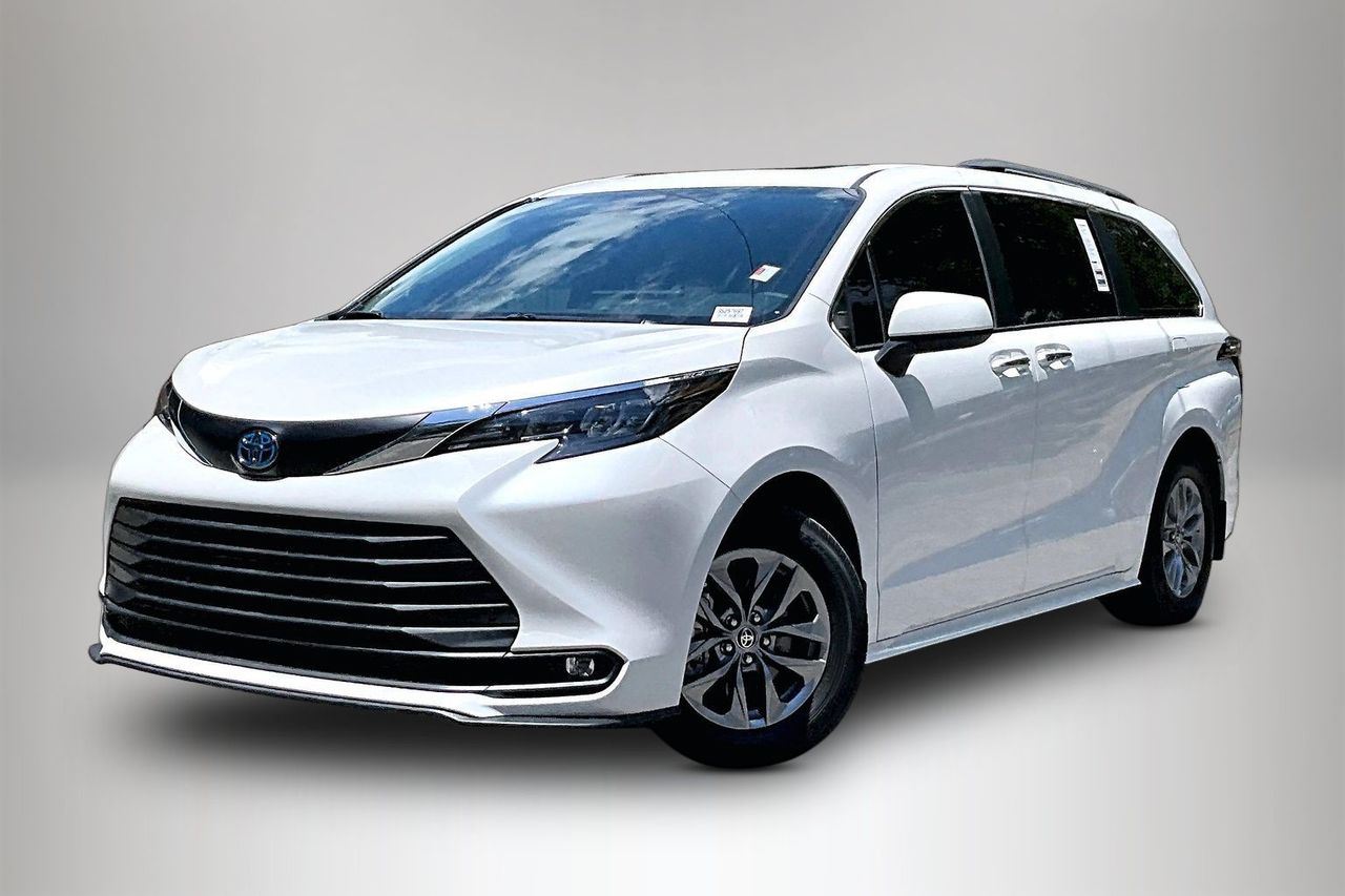 Pearl 2025 Toyota Sienna Minivan Front-Wheel Drive Continuously Variable Transmission