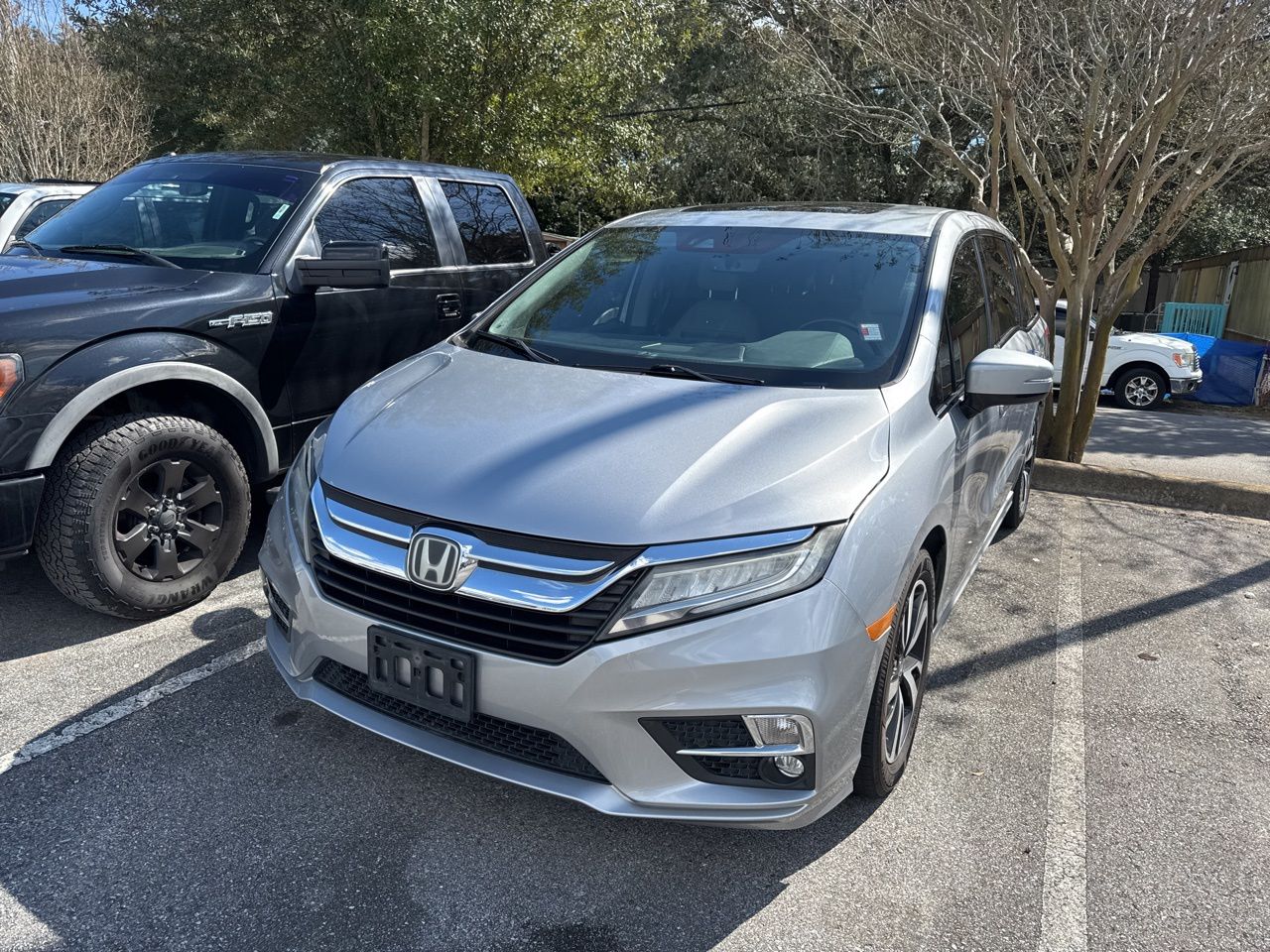 Honda Odyssey Touring Elite FWD