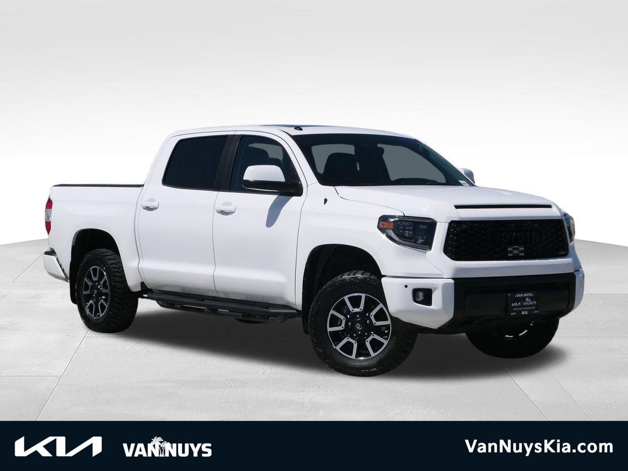 Super White 2019 Toyota Tundra Pickup Truck Four-Wheel Drive 6-Speed Automatic