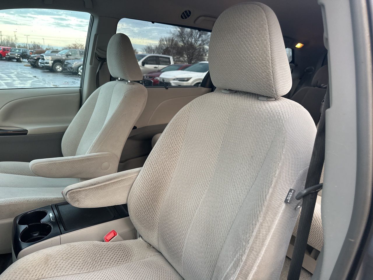 2012 Toyota Sienna LE 11