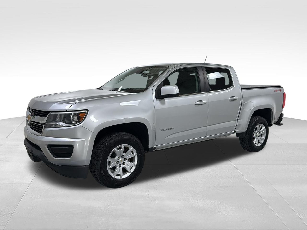 Silver Ice Metallic 2019 Chevrolet Colorado LT Crew Cab 4WD Pickup Truck Four-Wheel Drive 8-Speed Automatic