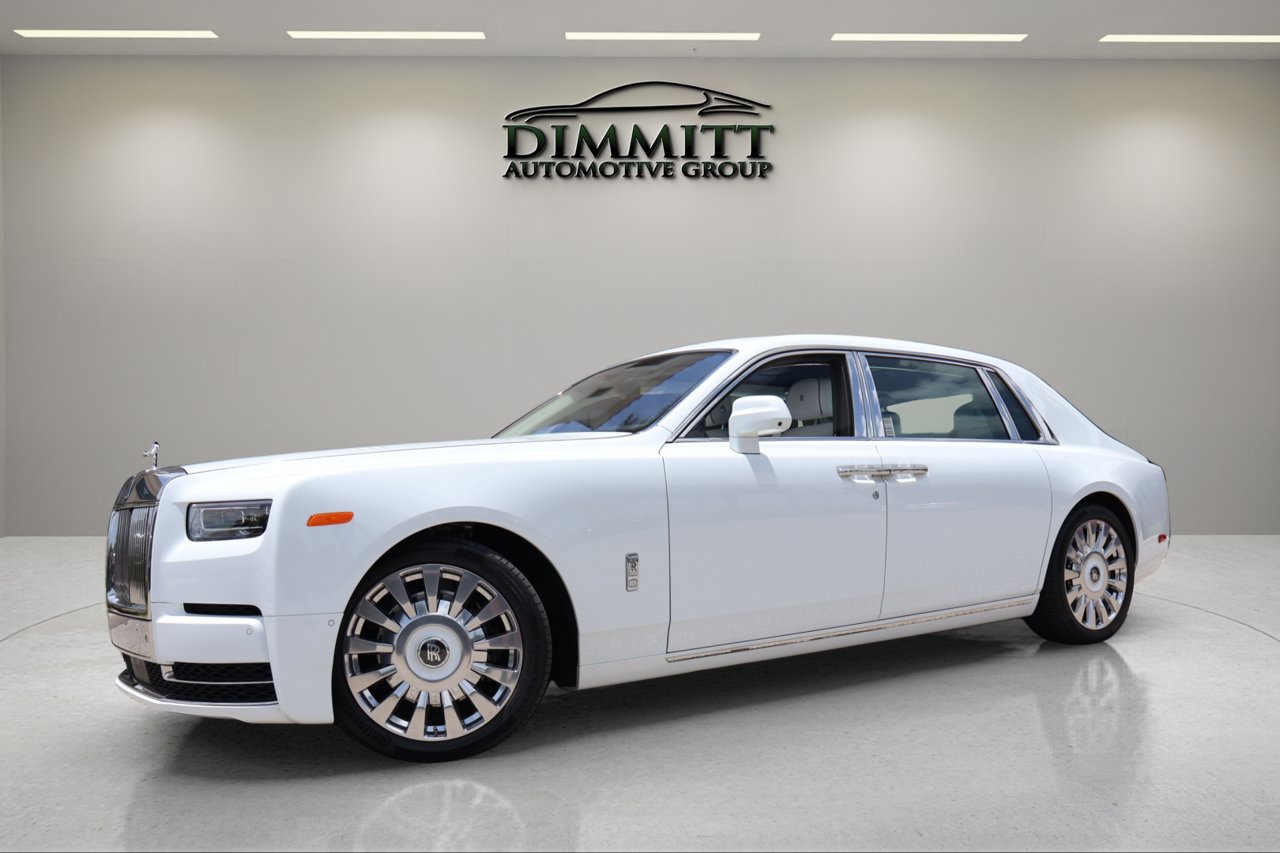Arctic White 2023 Rolls-Royce Phantom Sedan Rear-Wheel Drive 8-Speed Automatic
