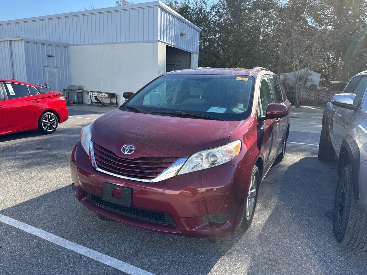 2017 Toyota Sienna LE 7-Passenger Auto Access Seat FWD
