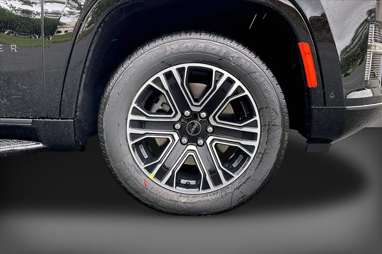 New 2026 Black Jeep  image 35