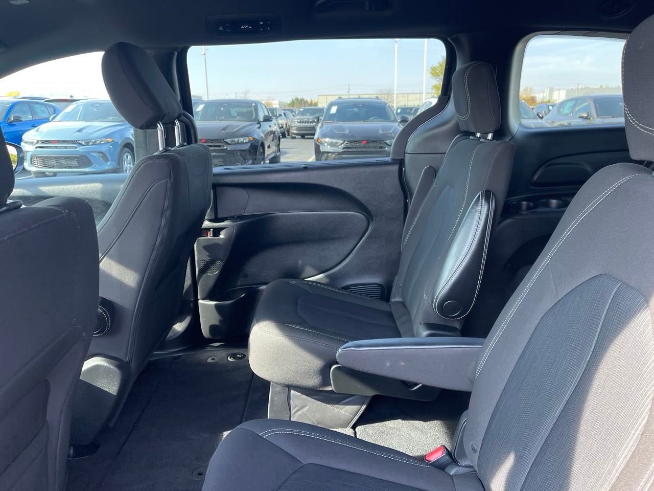 2021 Chrysler Pacifica Touring 14