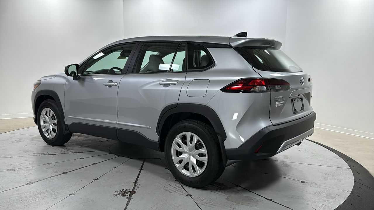 View vehicle photo 7