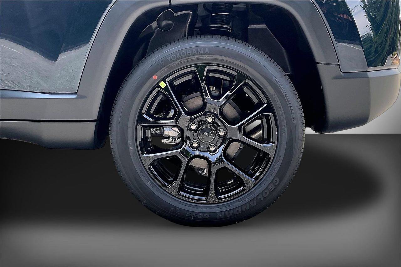 New 2026 Blue Jeep Latitude image 28