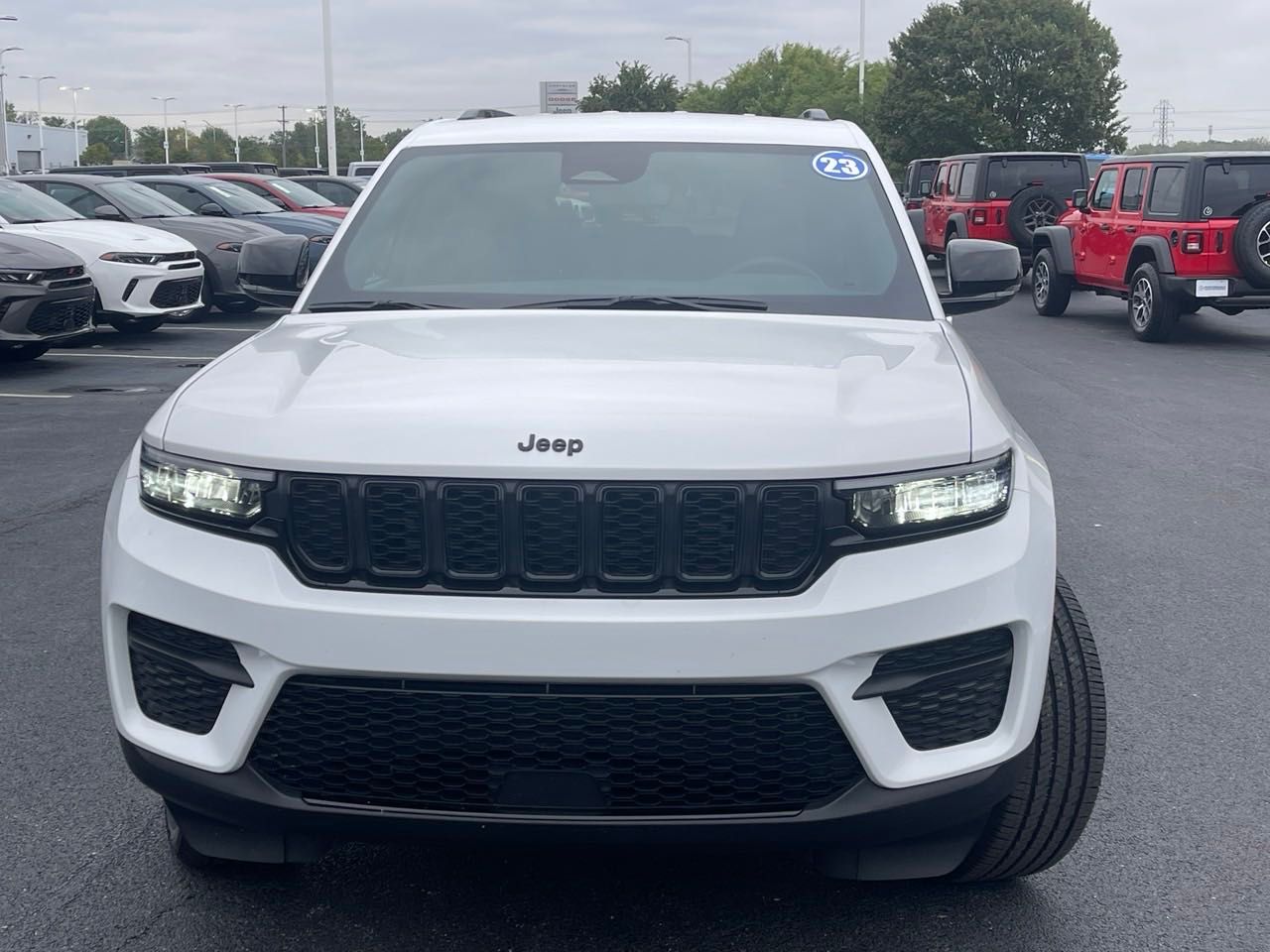 2023 Jeep Grand Cherokee Altitude 8