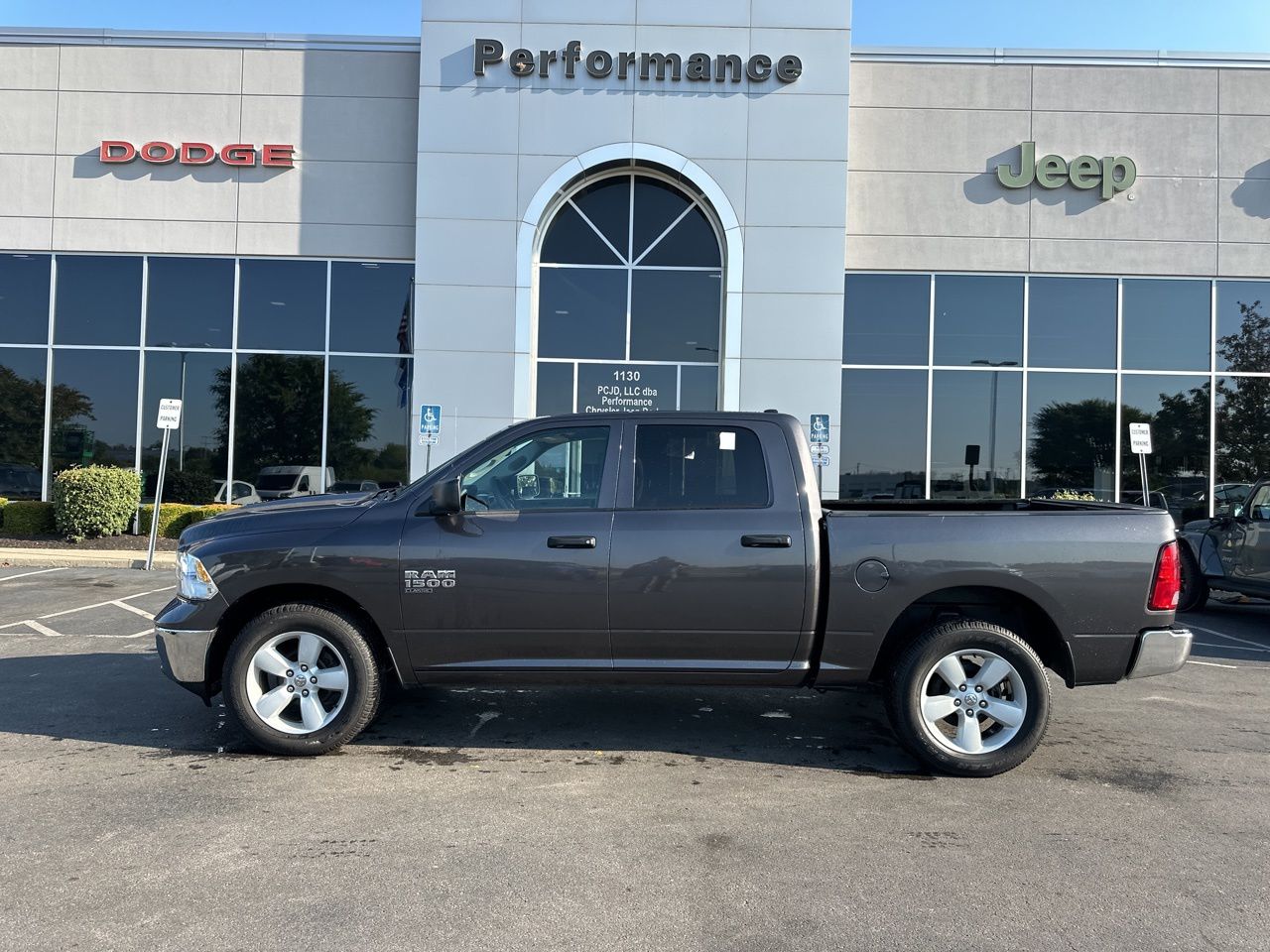 2023 Ram 1500 Classic SLT 4