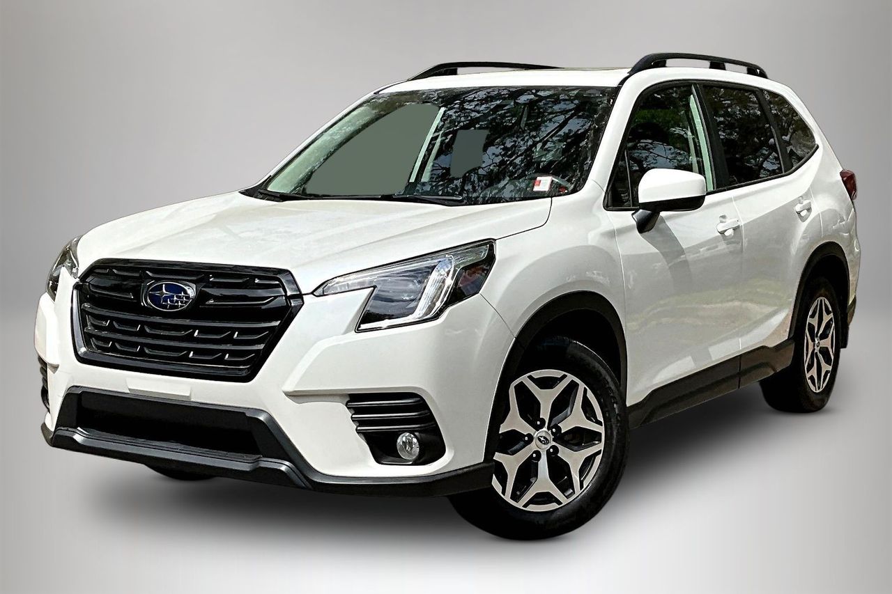 Crystal White Pearl 2022 Subaru Forester Premium Crossover AWD SUV / Crossover All-Wheel Drive Continuously Variable Transmission