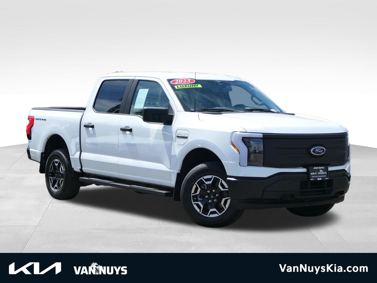 Oxford White 2023 Ford F-150 Lightning Pickup Truck All-Wheel Drive Automatic