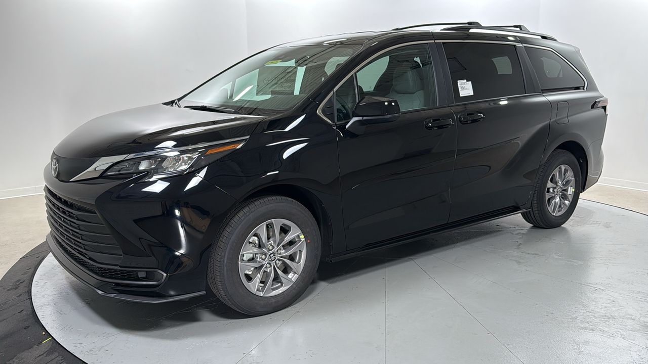 Midnight Black Metallic 2026 Toyota Sienna Minivan Front-Wheel Drive Continuously Variable Transmission