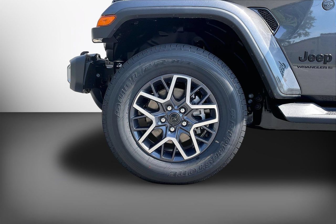 New 2026 Gray Jeep Sahara image 31