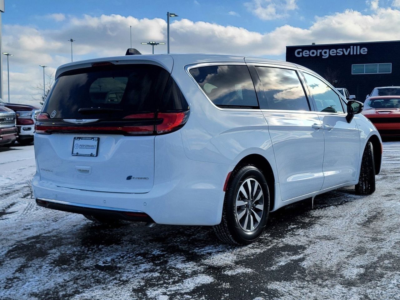 2024 Chrysler Pacifica Hybrid Select 14