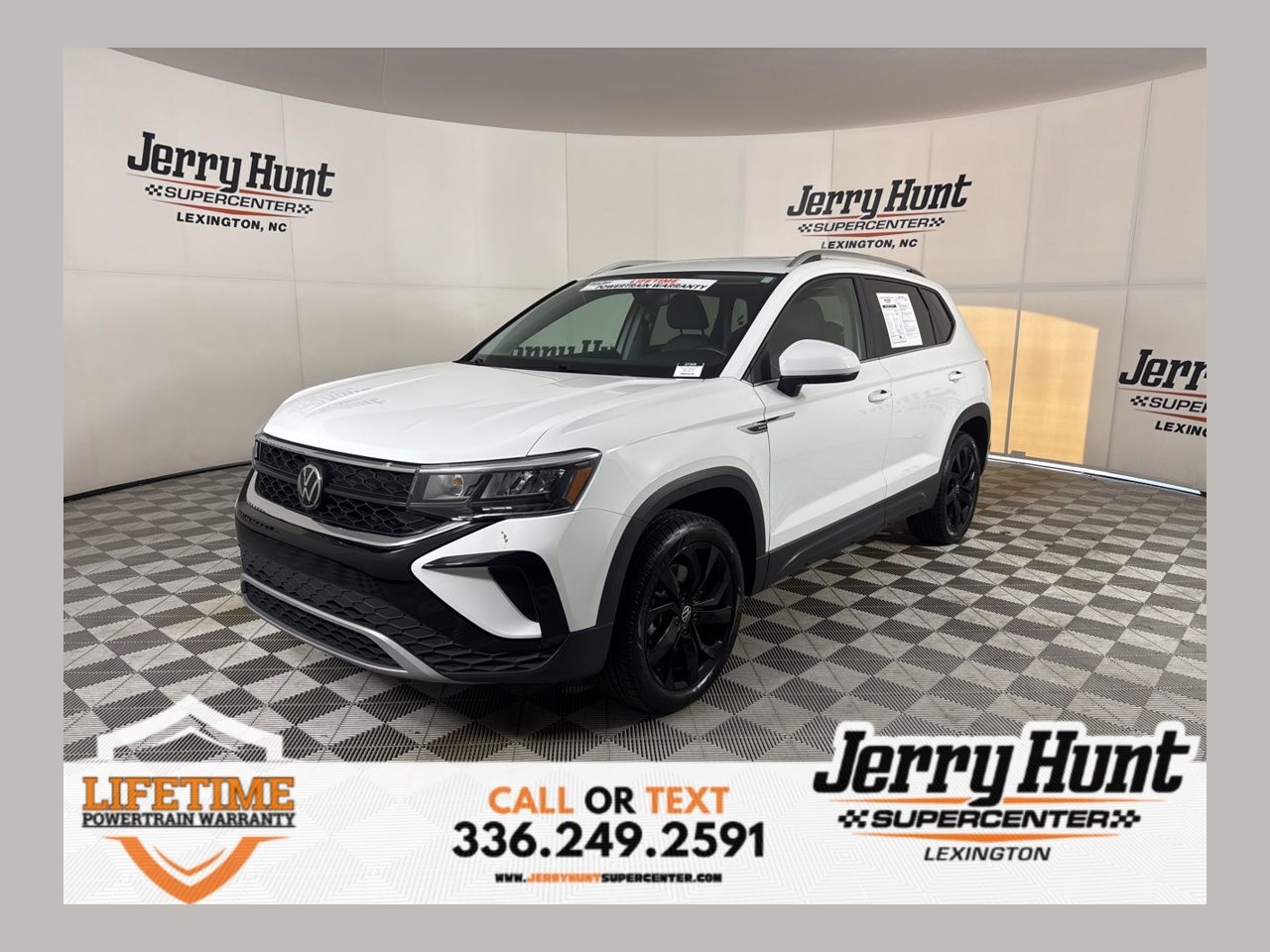 2024 Volkswagen Taos SE FWD