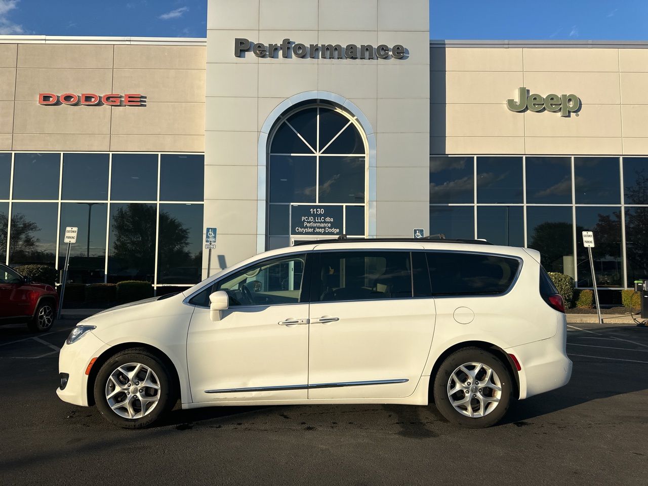 2017 Chrysler Pacifica Touring L 4