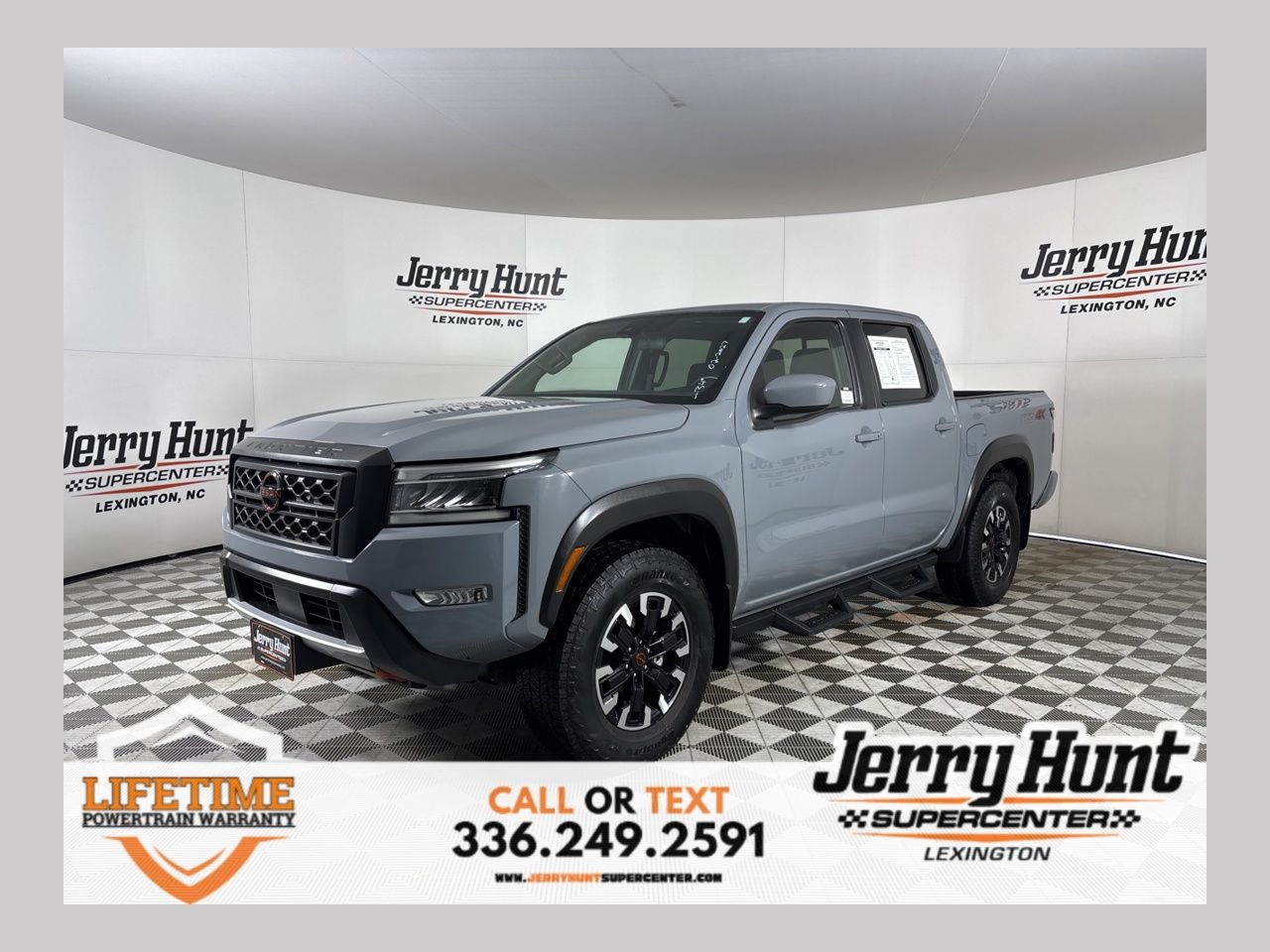 2023 Nissan Frontier PRO-4X Crew Cab 4WD