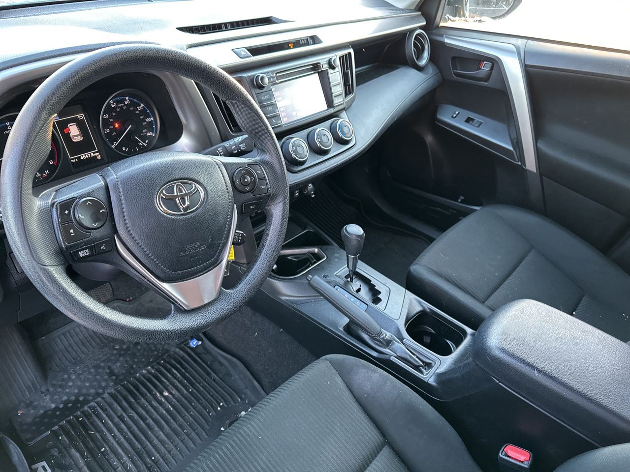 2017 Toyota RAV4 LE 12