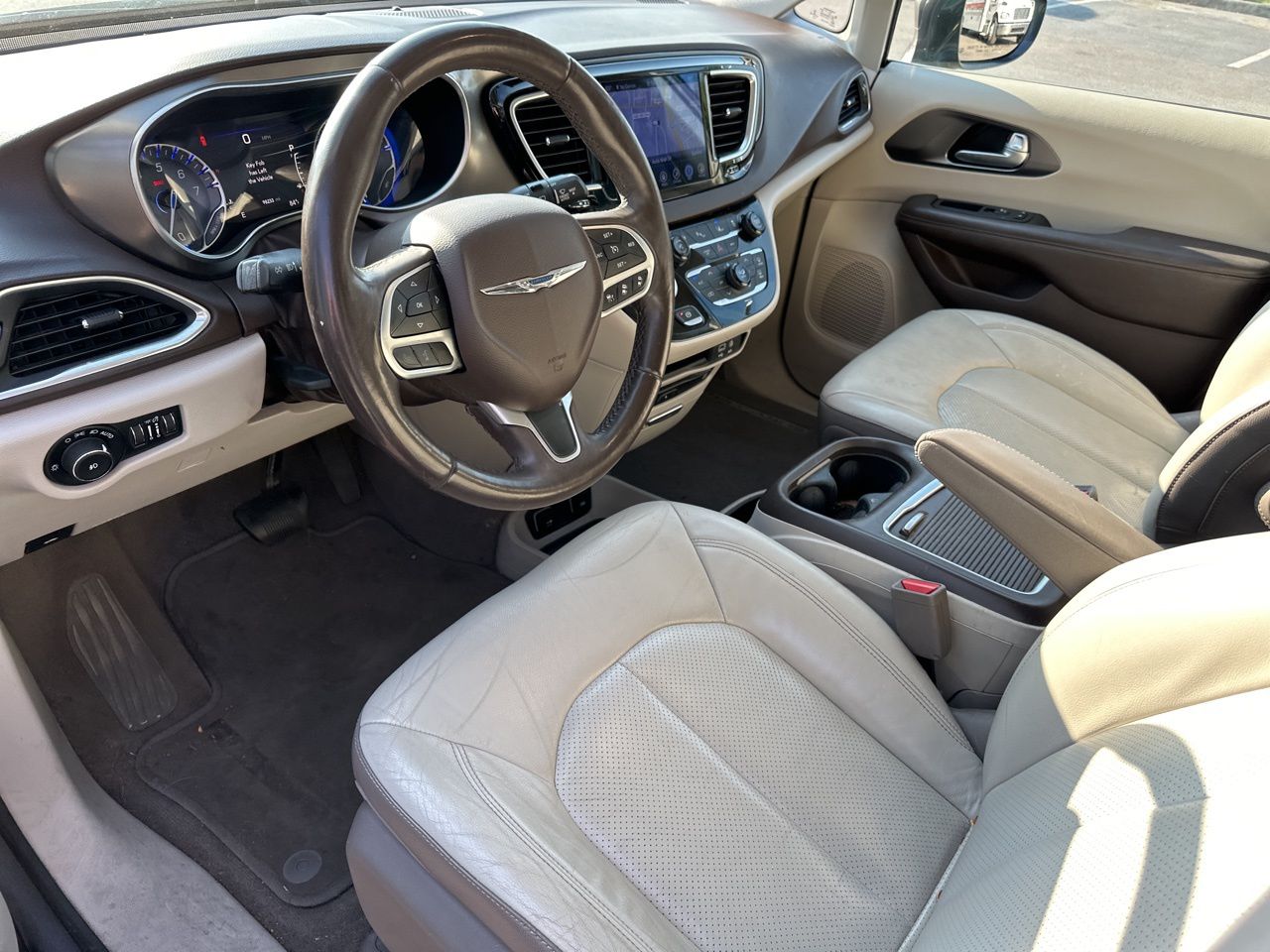 2017 Chrysler Pacifica Touring L Plus 9