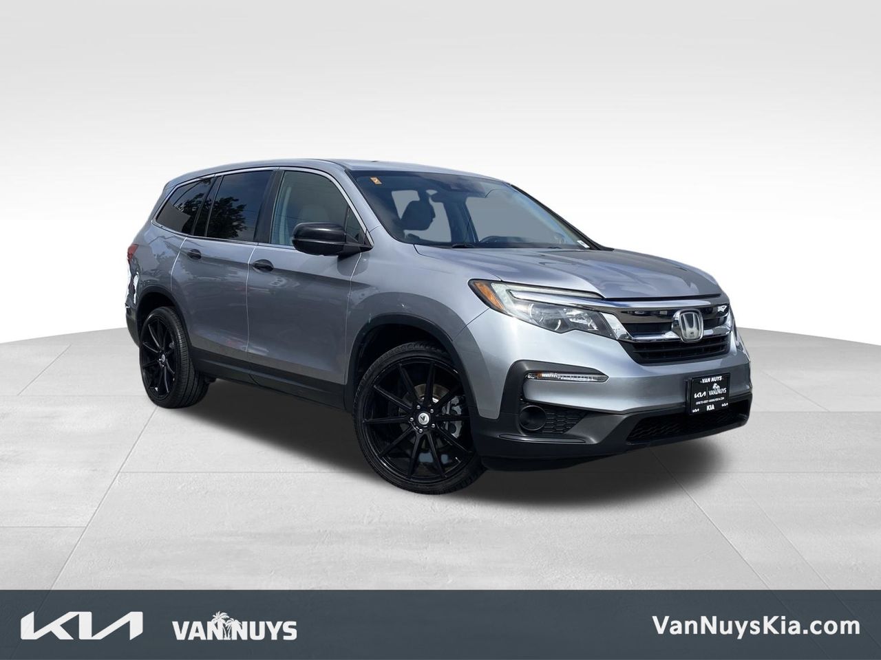 Lunar Silver Metallic 2020 Honda Pilot LX FWD SUV / Crossover Front-Wheel Drive 6-Speed Automatic