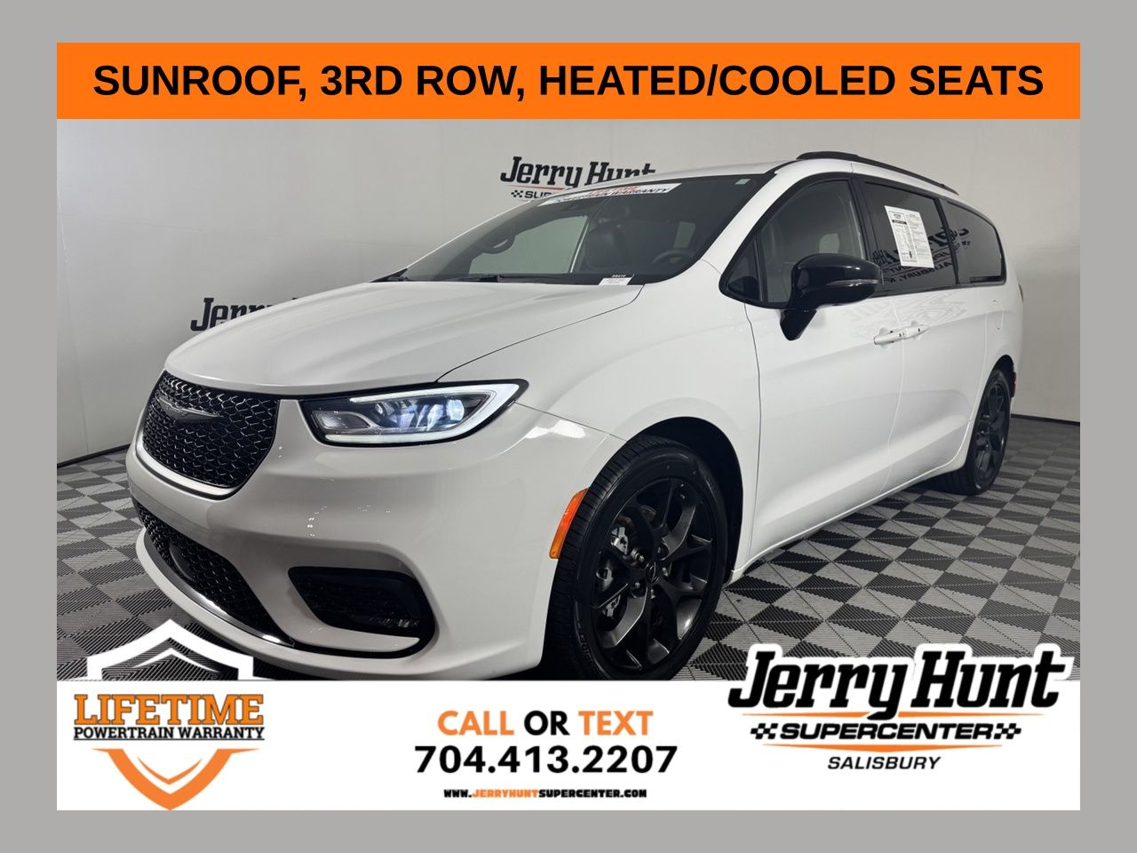 Bright White Clearcoat 2025 Chrysler Pacifica Minivan Front-Wheel Drive 9-Speed Automatic