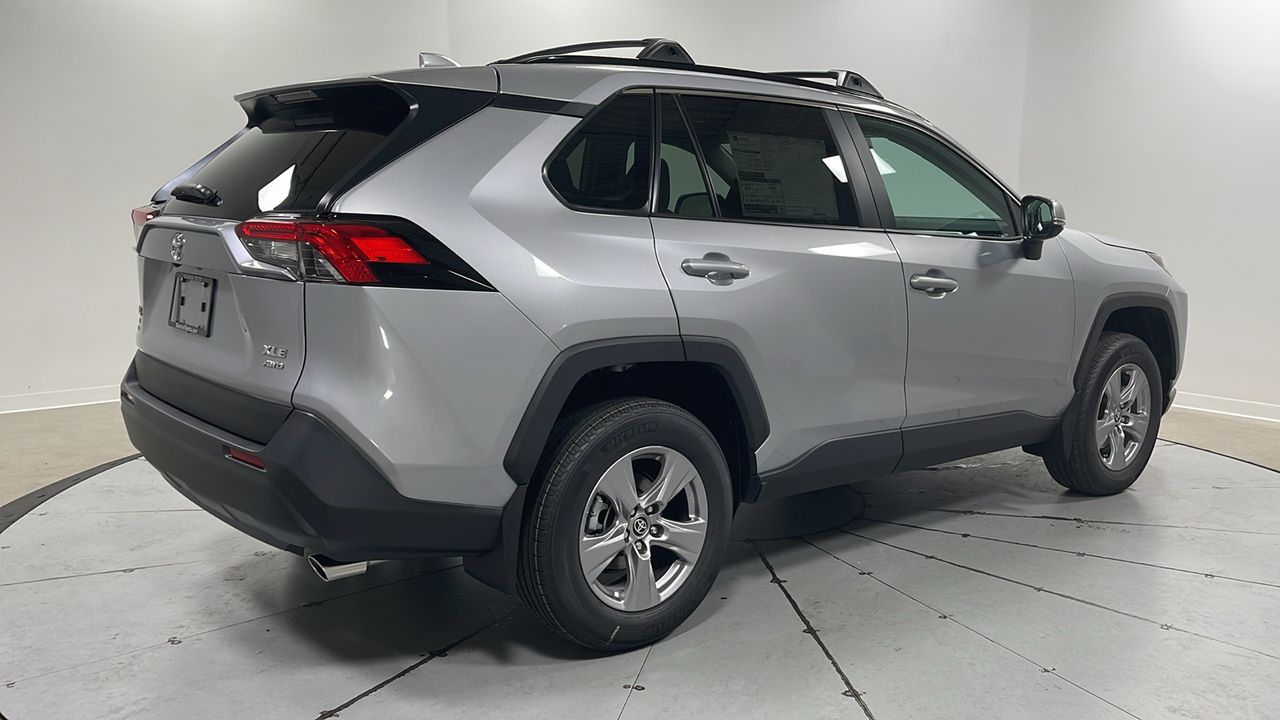 New 2025 Silver Toyota XLE image 5