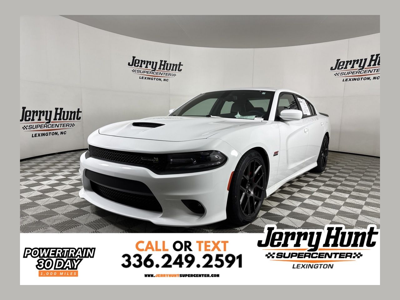 White Knuckle Clearcoat 2018 Dodge Charger Sedan Rear-Wheel Drive 8-Speed Automatic