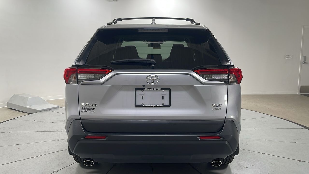 New 2025 Silver Toyota XLE image 4