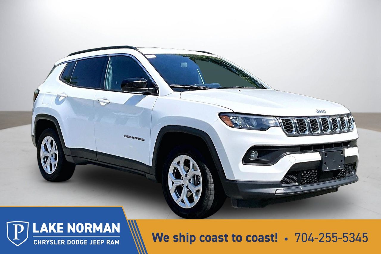 Bright White Clearcoat 2024 Jeep Compass Latitude 4WD SUV / Crossover Four-Wheel Drive 8-Speed Automatic