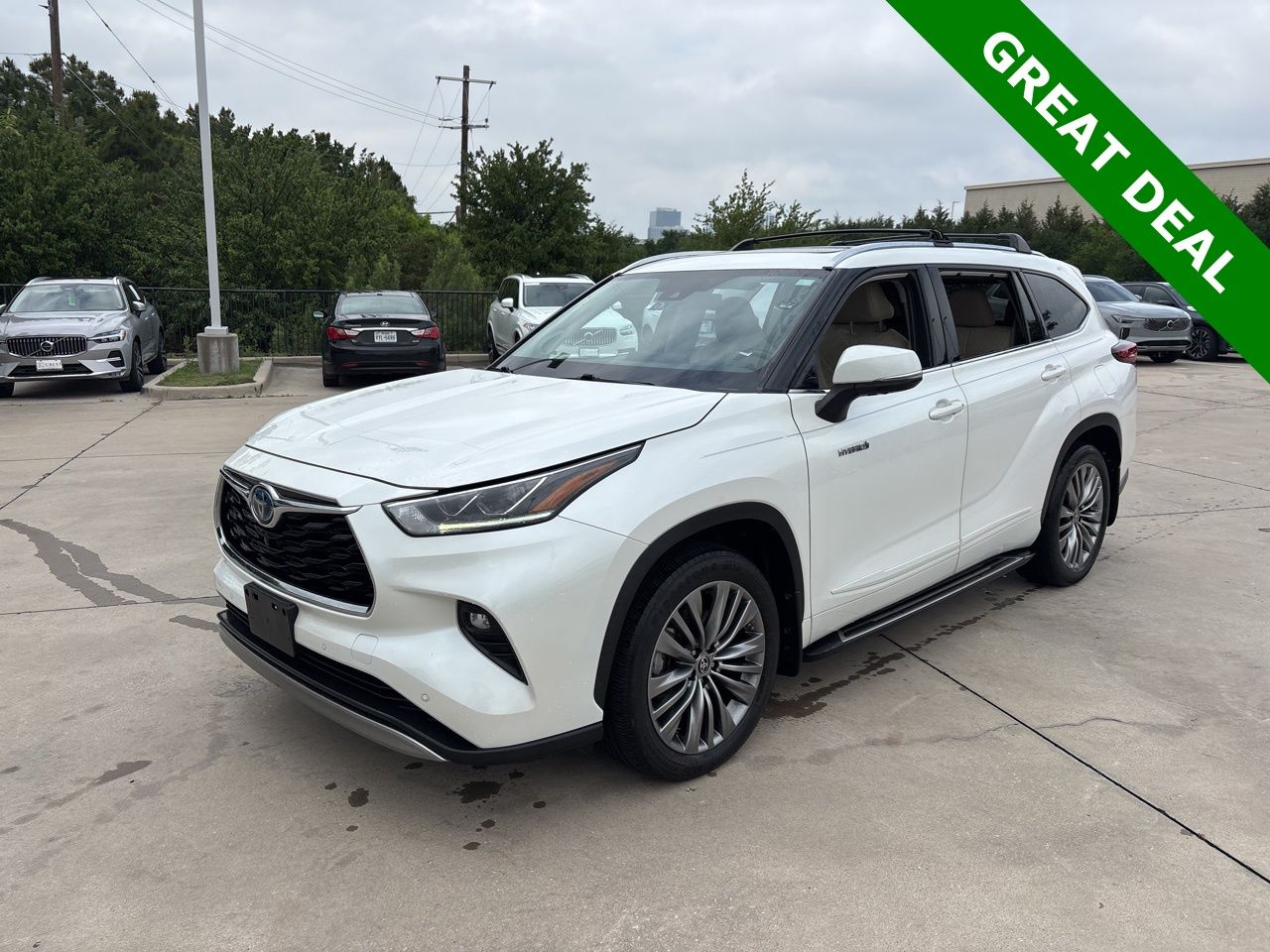 White (Blizzard Pearl) 2021 Toyota Highlander Hybrid Platinum FWD SUV / Crossover Front-Wheel Drive Continuously Variable Transmission