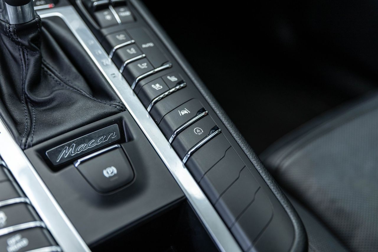 Used Car 2021 Porsche Macan  Base For Sale Under $35,000 In Austin, Texas