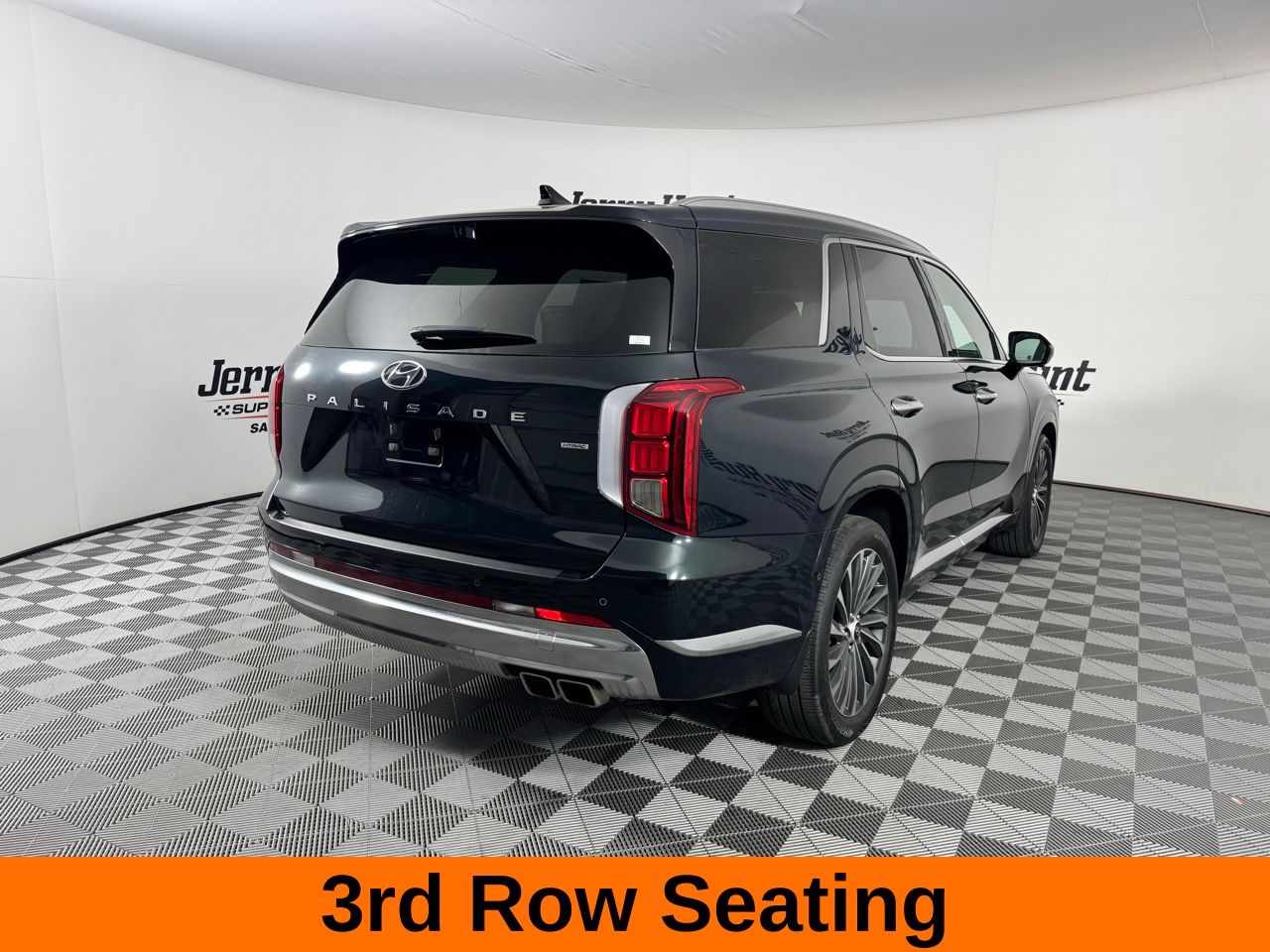 View vehicle photo 7