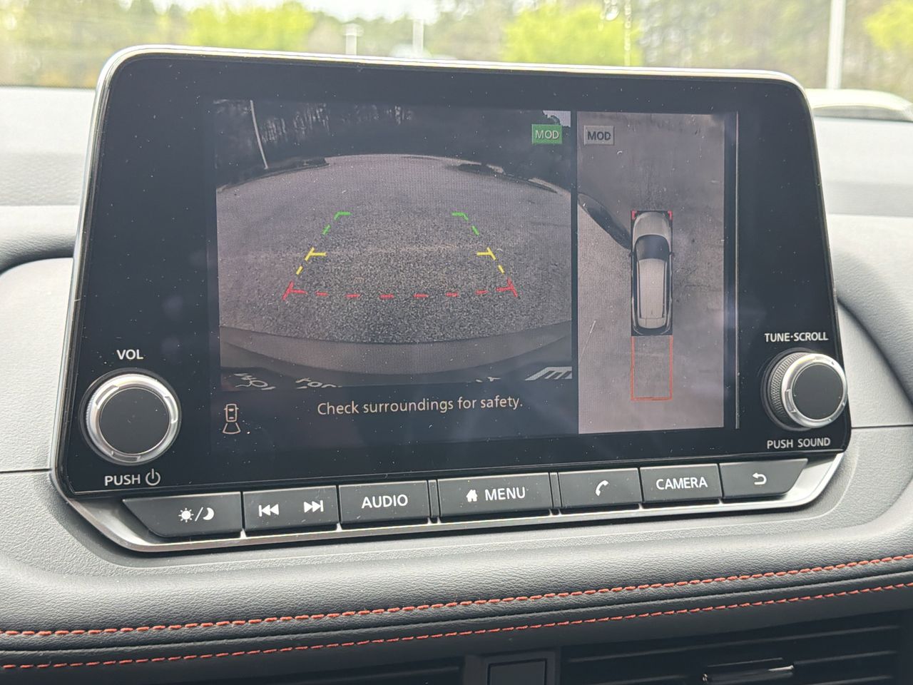 View vehicle photo 4