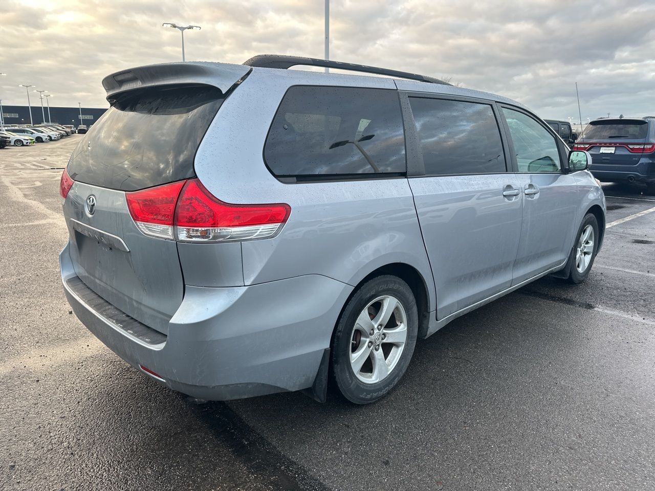 2012 Toyota Sienna LE 7