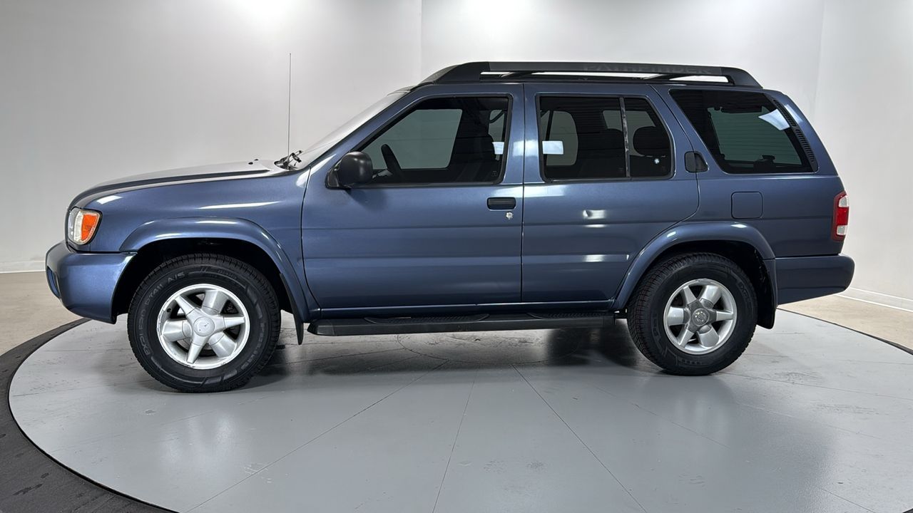 Used 2002 Blue Nissan SE image 8