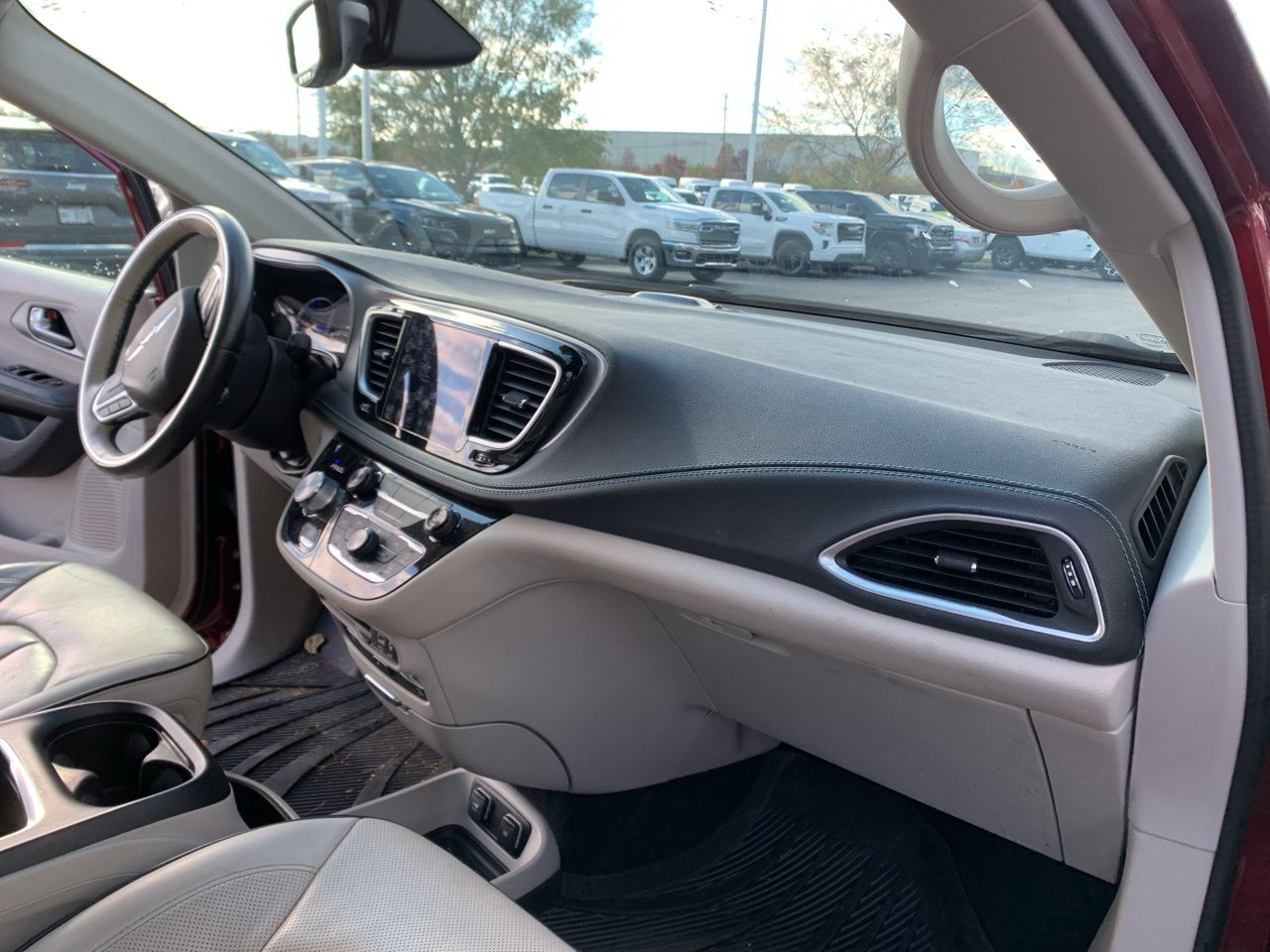 2018 Chrysler Pacifica Hybrid Limited 13