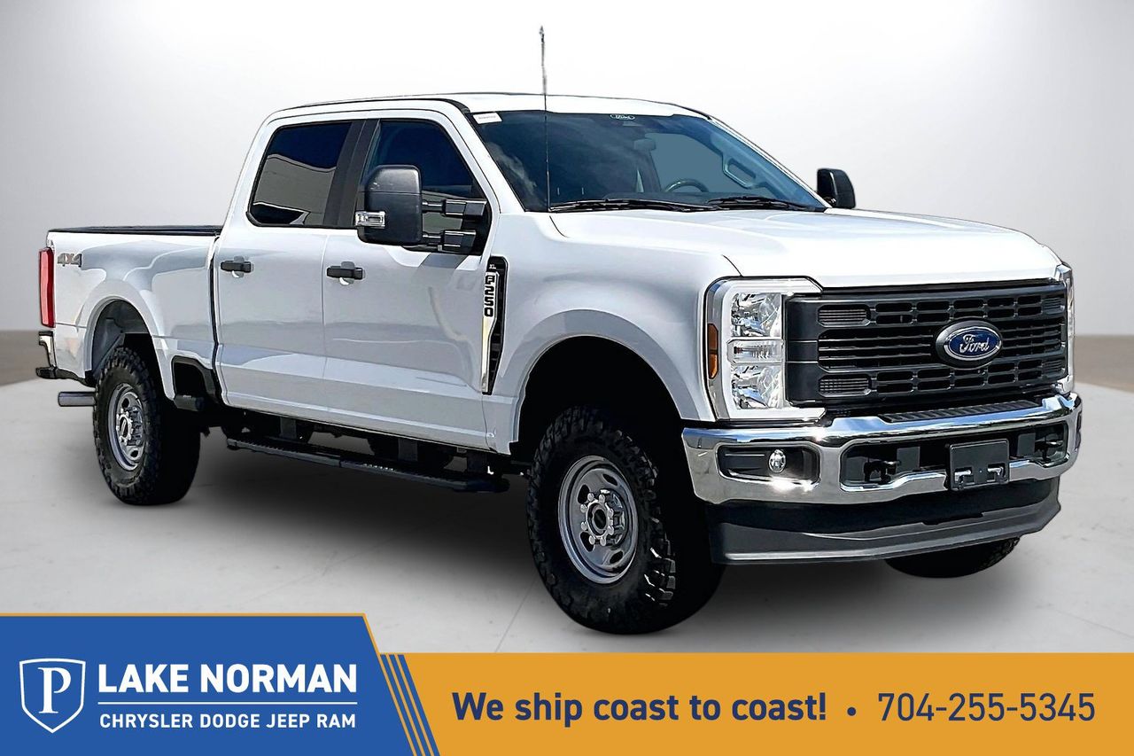 Oxford White 2024 Ford F-250 Super Duty Pickup Truck Four-Wheel Drive Automatic