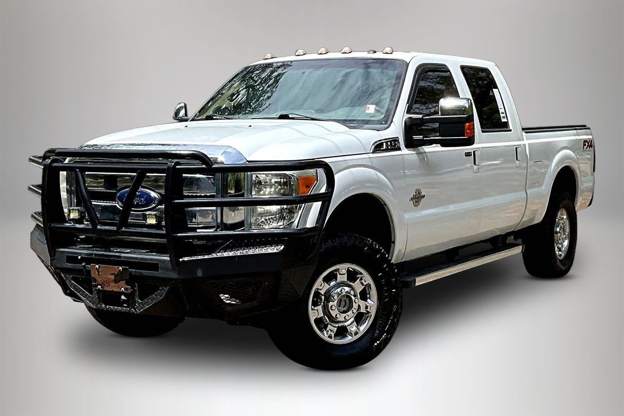Oxford White 2013 Ford F-250 Super Duty Lariat Crew Cab 4WD Pickup Truck Four-Wheel Drive 6-Speed Automatic Overdrive