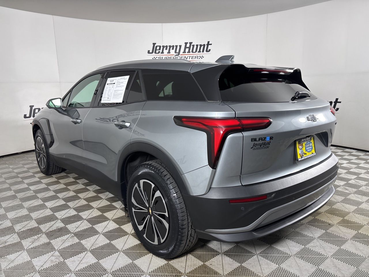 View vehicle photo 6