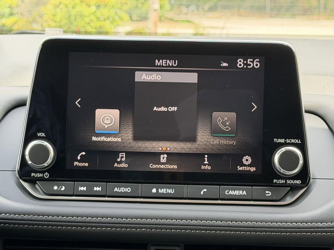 View vehicle photo 3
