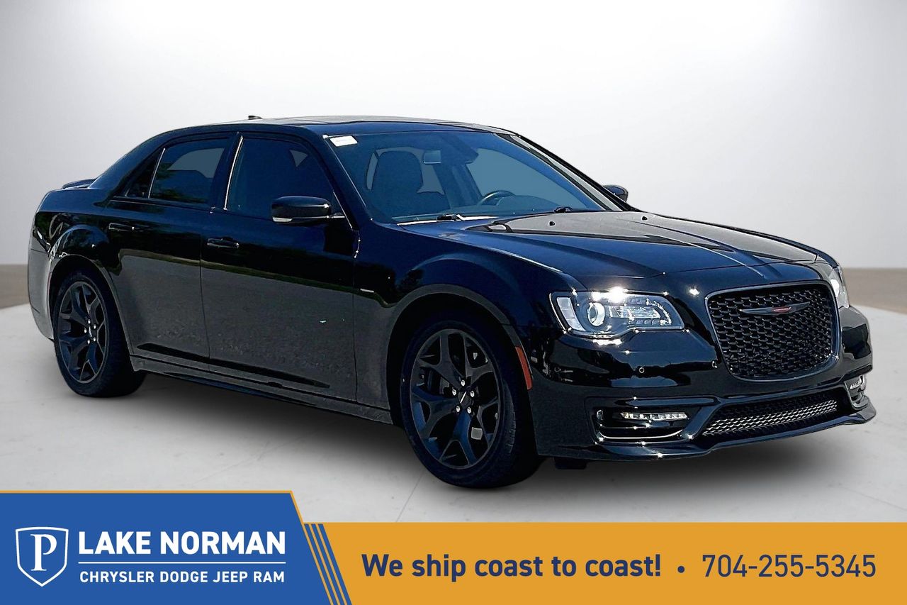Gloss Black 2022 Chrysler 300 Sedan Rear-Wheel Drive 8-Speed Automatic