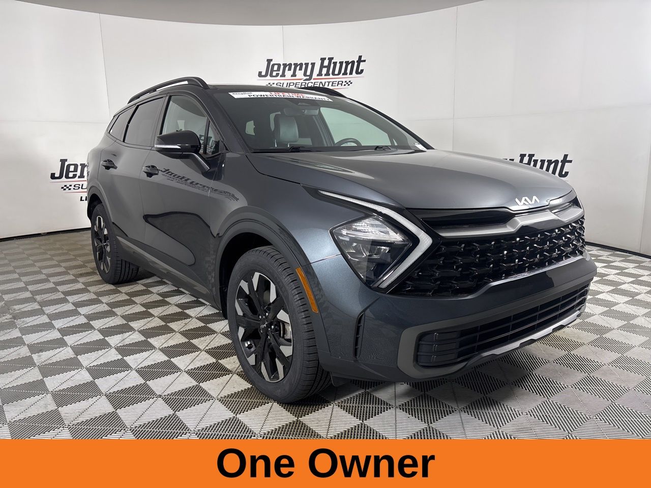 View vehicle photo 4