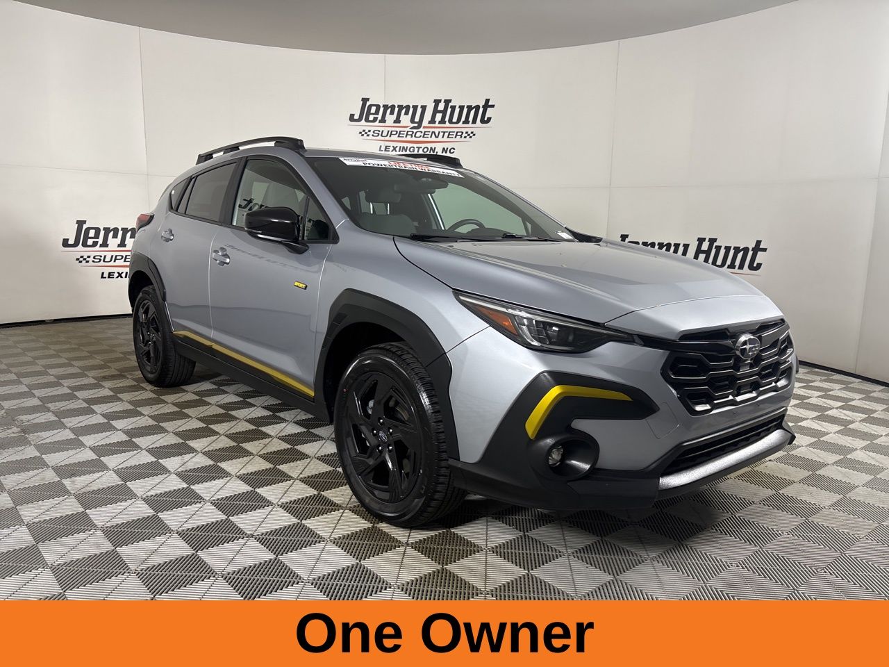 View vehicle photo 4