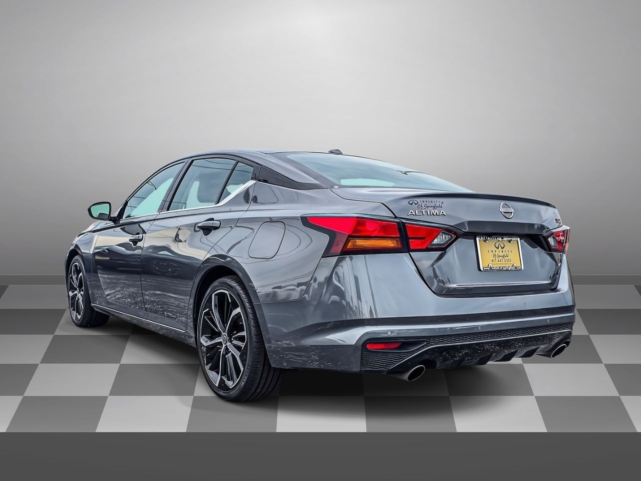 View vehicle photo 4