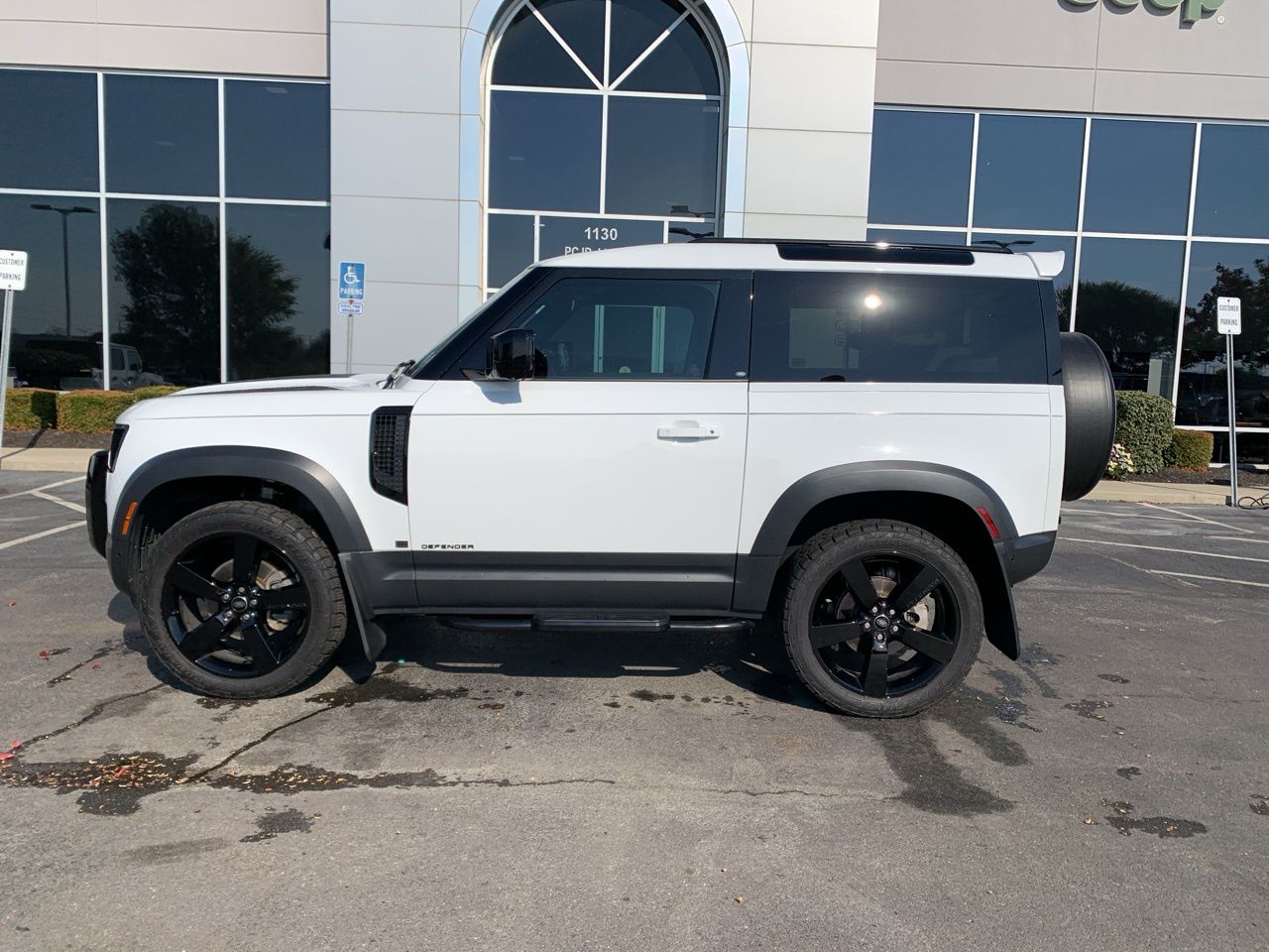 2022 Land Rover Defender 90 S 6